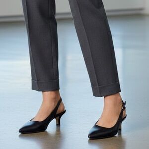 Bella Vita Scarlett slingback pumps in black. NWBox Size 7